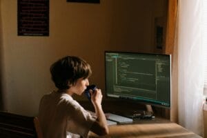 Aprender a usar Docker te permitirá gestionar contenedores de manera eficiente en cualquier entorno